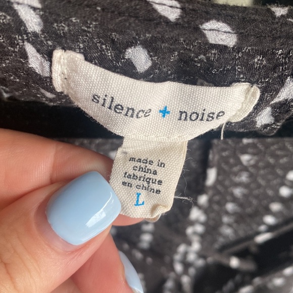 Silence + Noise Top - Picture 10 of 12
